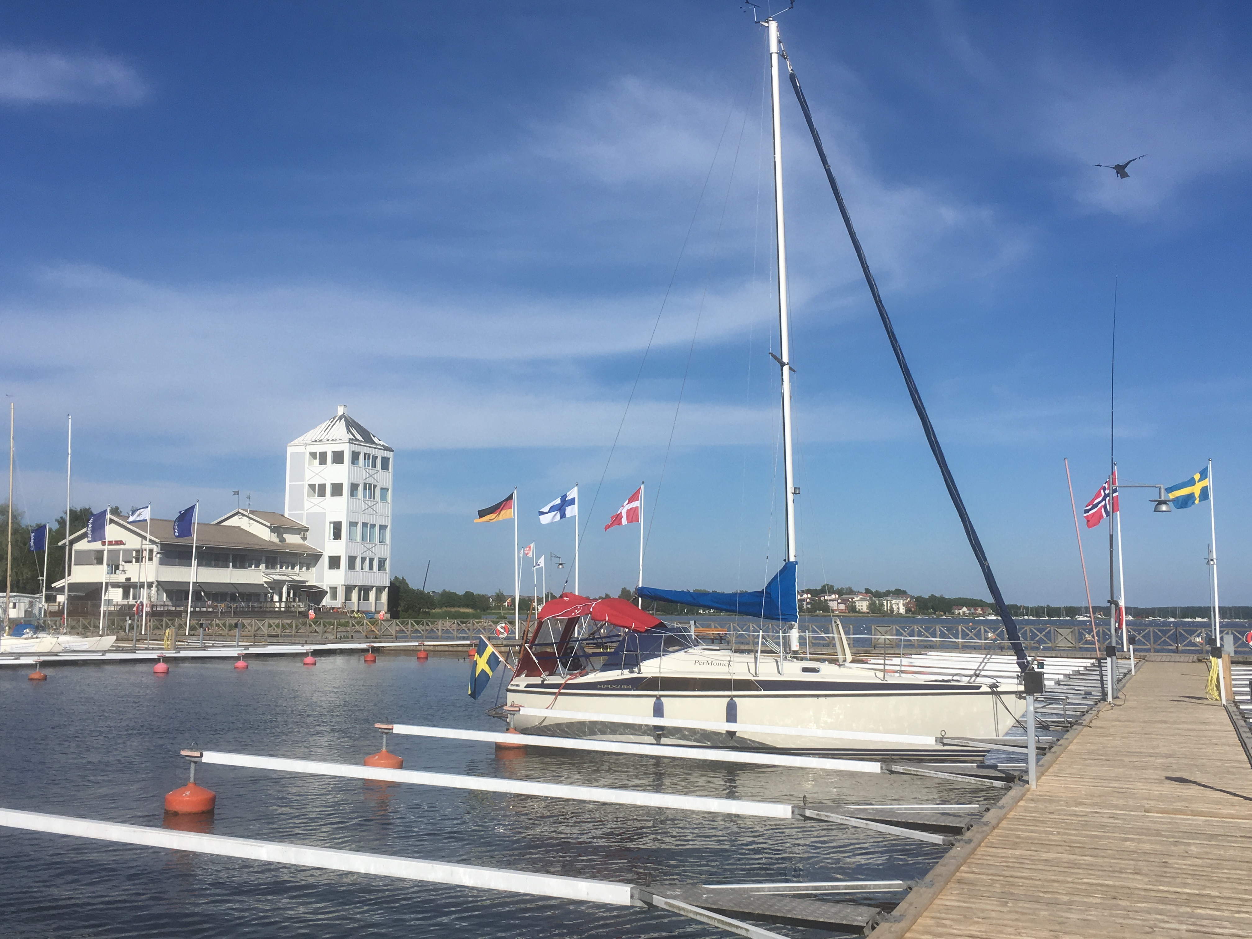 E421D822-BD3B-498D-8643-00A4972257D5